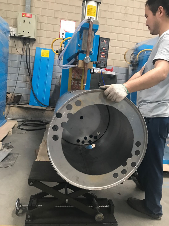 Hwashi 고품질 스테인리스 스틸 자동 이중 스테이션 원형 롤링 시트 용접 기계 3