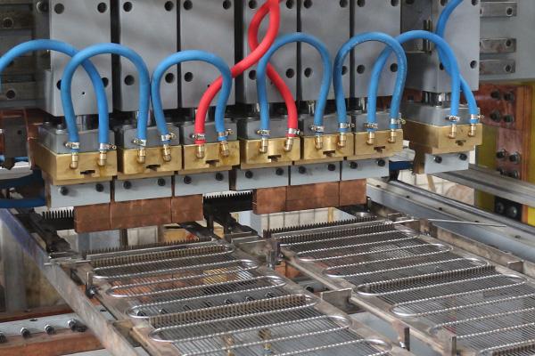 냉장고 와이어 튜브 콘덴서 생산 라인 기계 용접 및 벤딩 머신으로 효율성 극대화 4