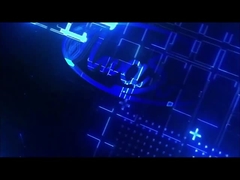 기계를 용접하는 플랫 테이블 박판 금속 용접공  이탈리아 설계 개념